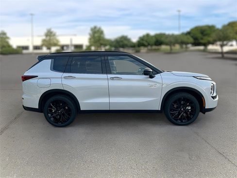 New 2025 Mitsubishi Outlander SEL Black Edition image 8