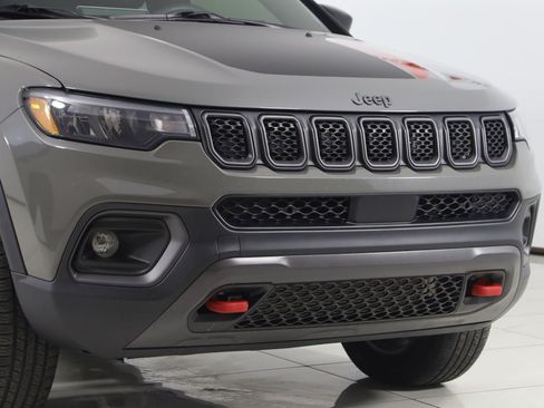 Used 2023 Jeep Compass Trailhawk w/ Trailhawk Convenience Group AWD/4WD image 37