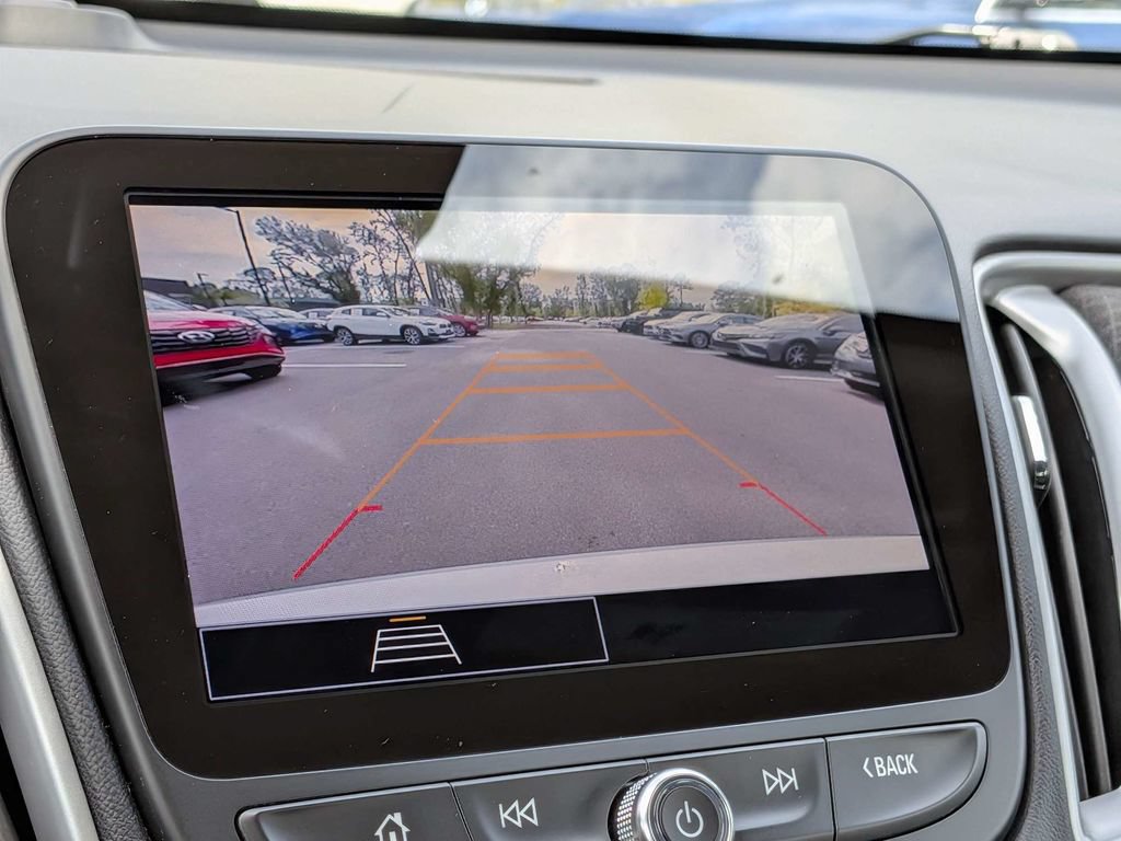 Used 2025 Chevrolet Malibu LT FWD image 21