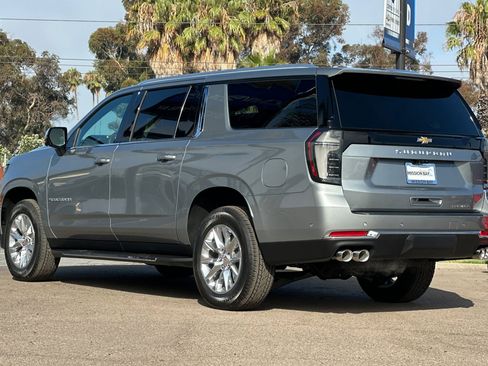 New 2025 Chevrolet Suburban Premier image 6