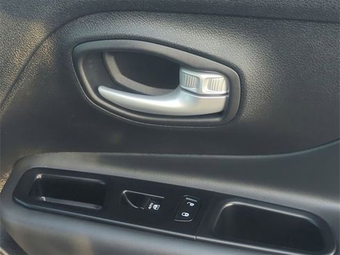 Used 2023 Jeep Renegade Latitude w/ Sun/Sound Group image 27