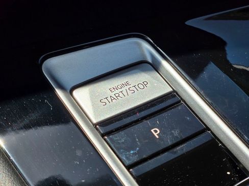 Certified 2024 Volkswagen Atlas Cross Sport SE AWD/4WD image 21