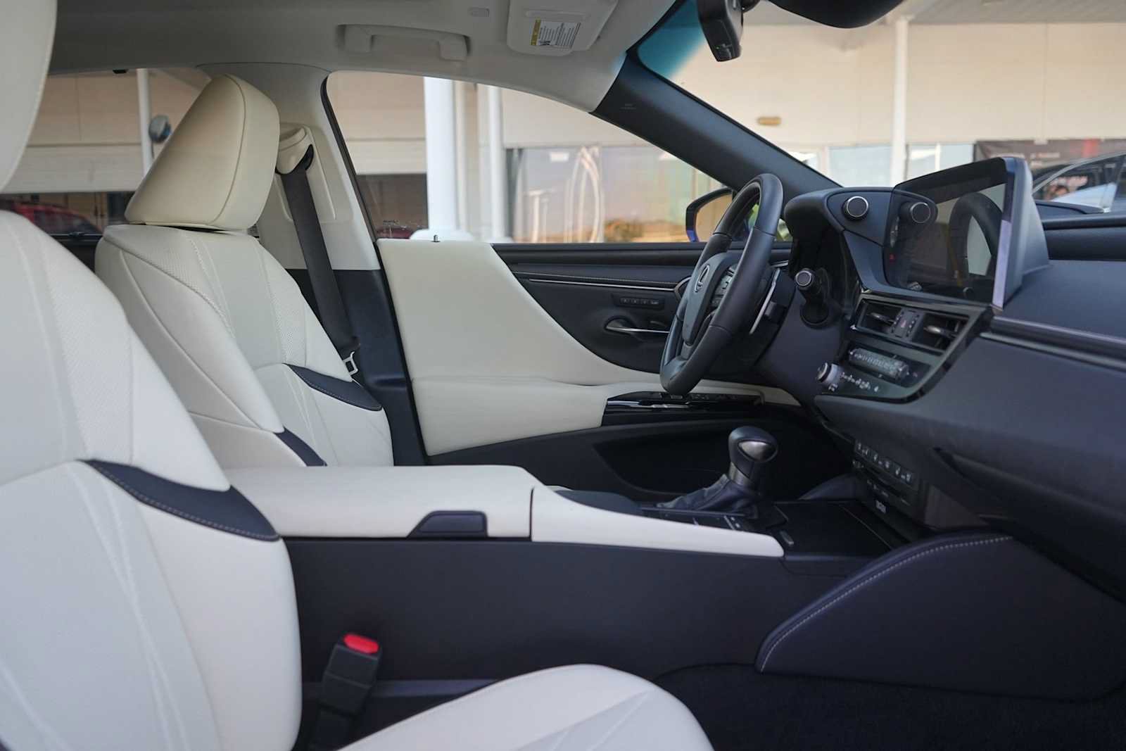 Used 2022 Lexus ES 350 Ultra Luxury w/ Accessory Package 2 FWD image 15