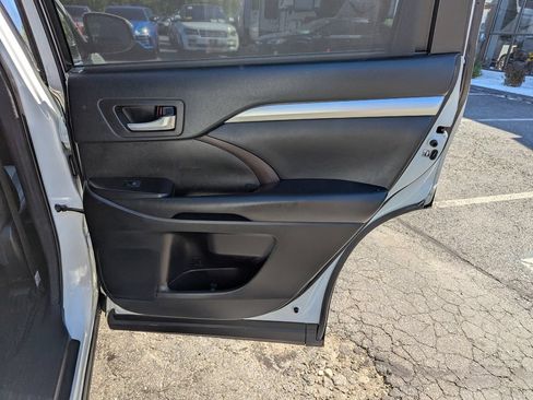 Used 2018 Toyota Highlander XLE AWD/4WD image 44