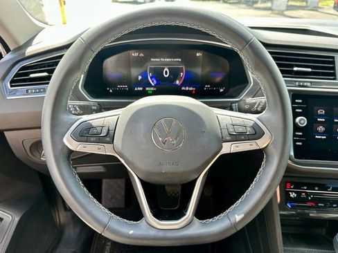 Used 2024 Volkswagen Tiguan SE AWD/4WD image 33