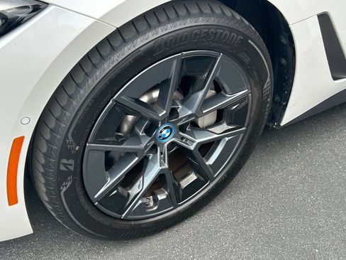 Used 2023 BMW i4 eDrive40 RWD image 3