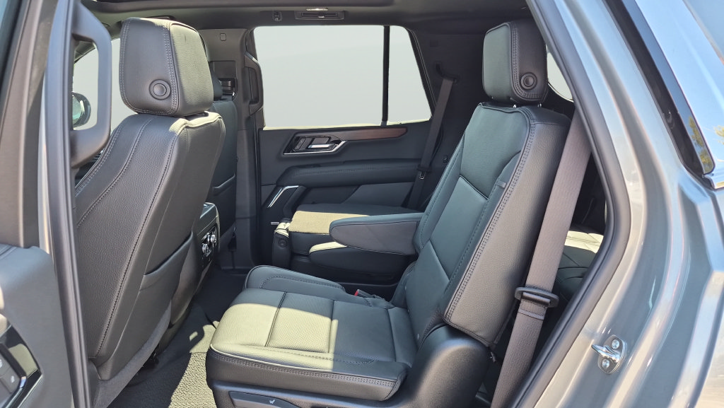 New 2026 GMC Yukon Denali w/ Sun & Power Step Package AWD/4WD image 26