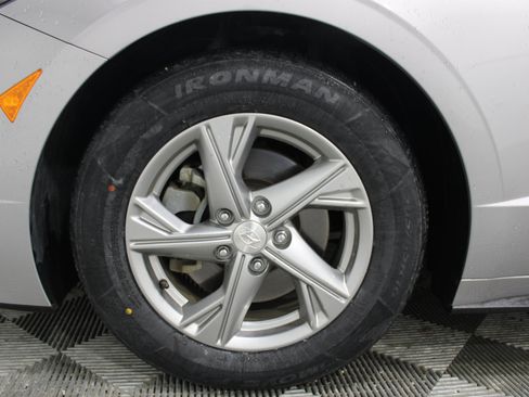 Used 2023 Hyundai Sonata SE FWD image 32