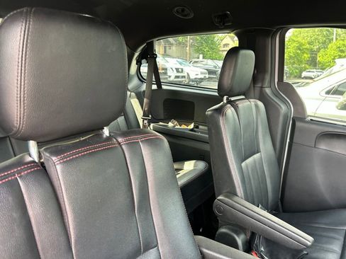 Used 2020 Dodge Grand Caravan GT FWD image 11