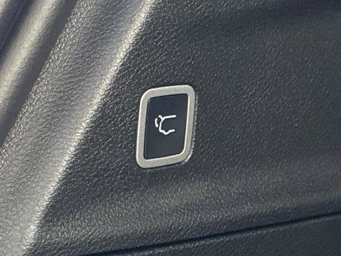 New 2026 Chrysler Pacifica Limited w/ S Appearance Package image 6