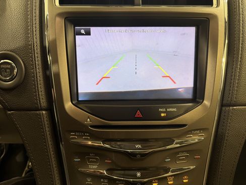 Used 2013 Lincoln MKX FWD image 18