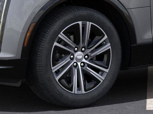 New 2025 Cadillac Lyriq Luxury image 9