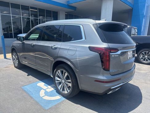 Used 2022 Cadillac XT6 Premium Luxury FWD image 3