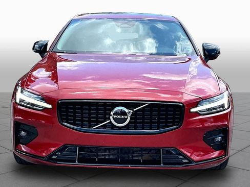 Used 2023 Volvo S60 B5 Core FWD image 4