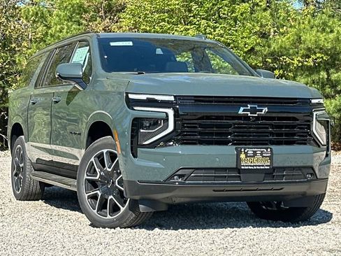 New 2026 Chevrolet Suburban RST w/ Comfort Package AWD/4WD image 2