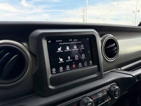 Used 2022 Jeep Wrangler Unlimited Sport AWD/4WD image 19