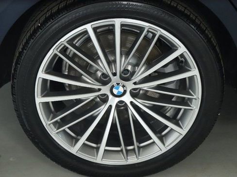 Used 2020 BMW 530i xDrive w/ Premium Package image 14