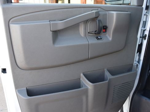 Used 2016 Chevrolet Express 2500 LS image 7
