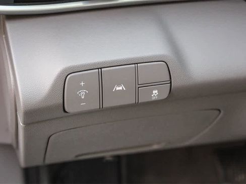 Certified 2023 Hyundai Elantra SEL image 28