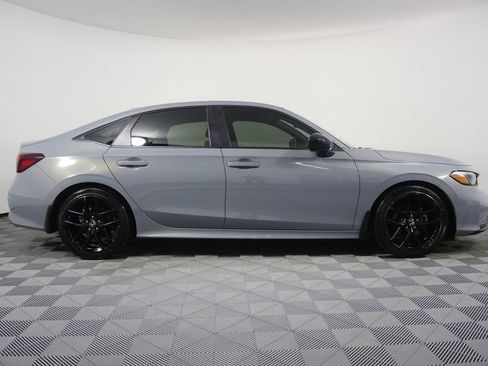 Used 2025 Honda Civic Sport image 2