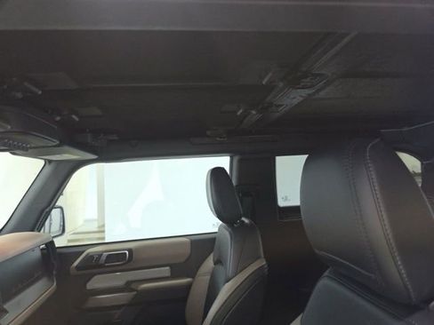 Used 2023 Ford Bronco Wildtrak AWD/4WD image 14