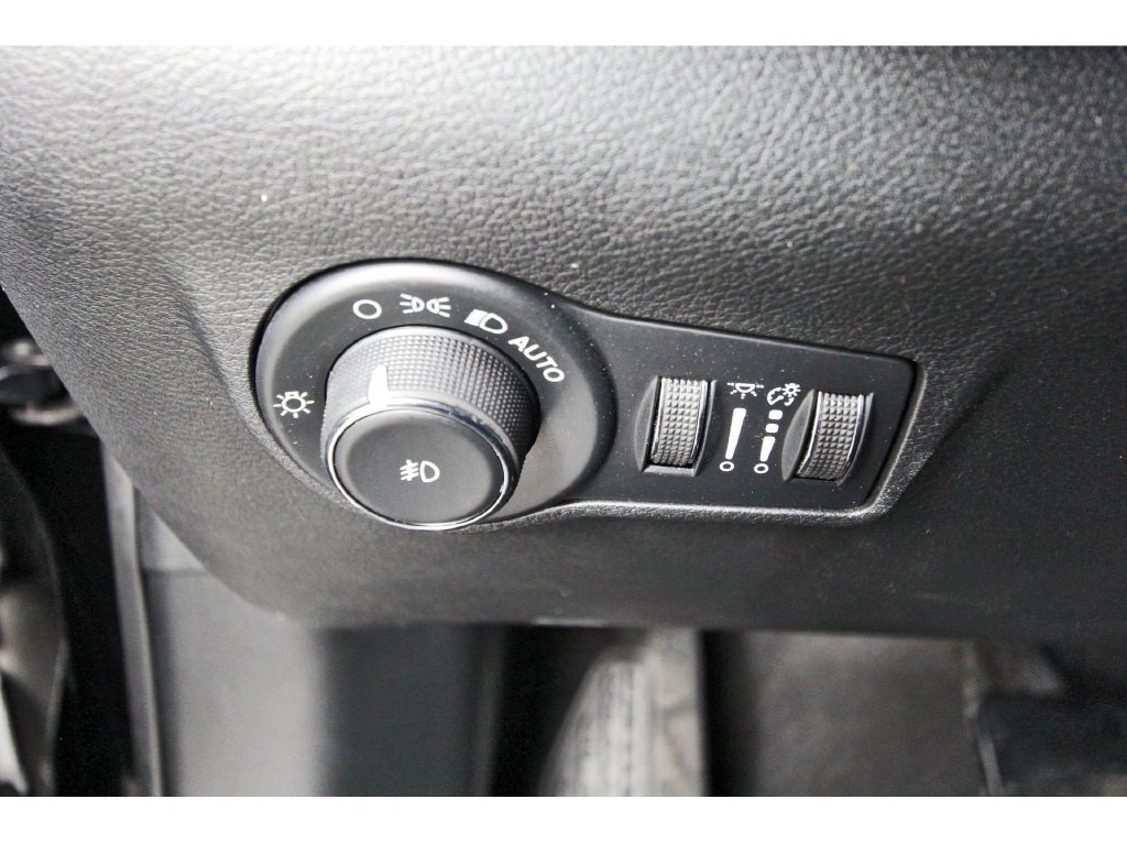 Used 2024 Jeep Compass Latitude w/ Altitude Special Edition AWD/4WD image 24