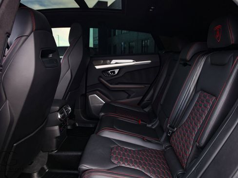 Used 2020 Lamborghini Urus AWD/4WD image 32