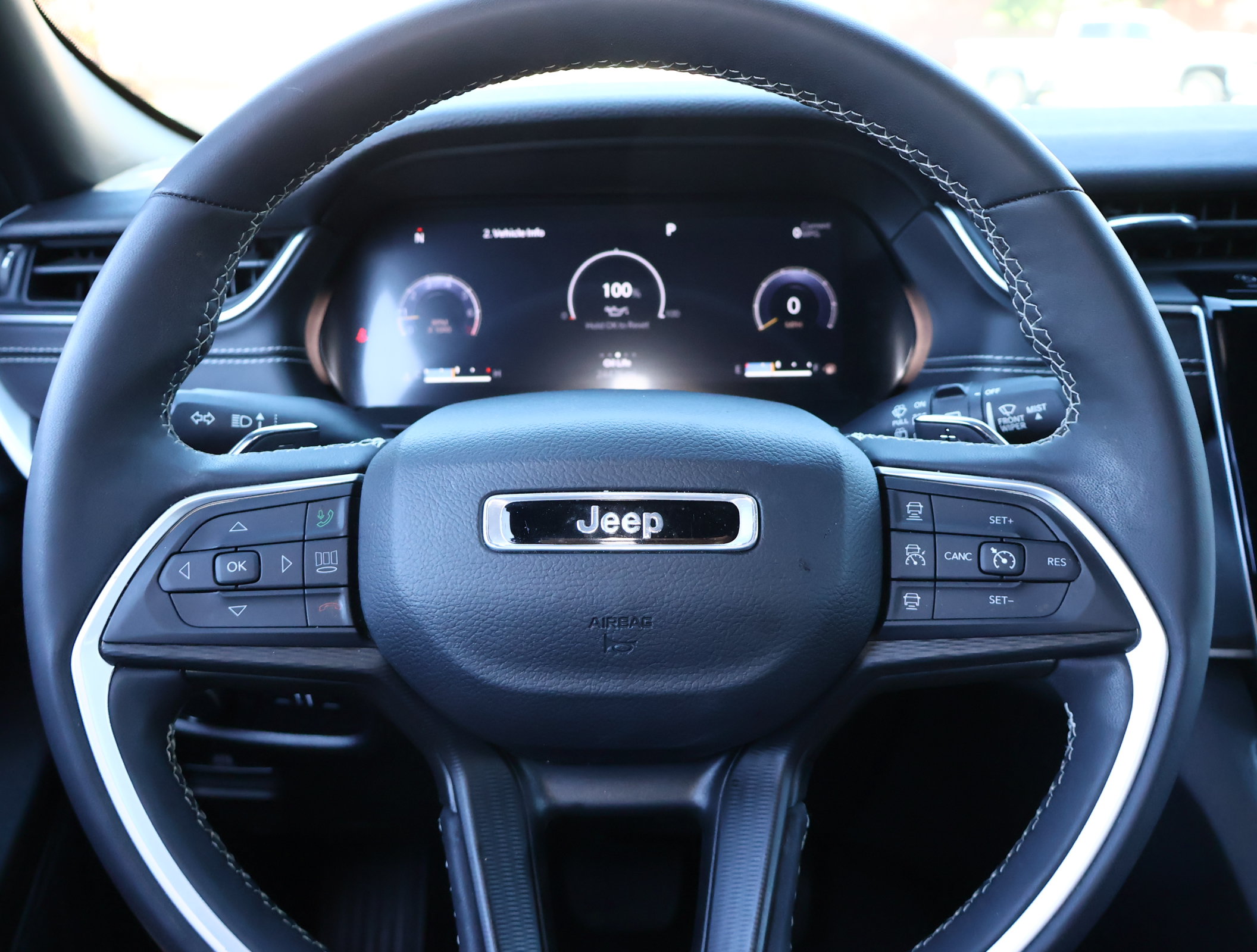 Used 2023 Jeep Grand Cherokee Altitude AWD/4WD image 13