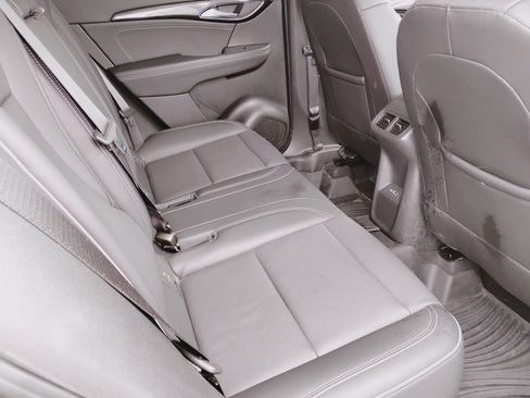 Used 2023 Buick Envision Essence image 19