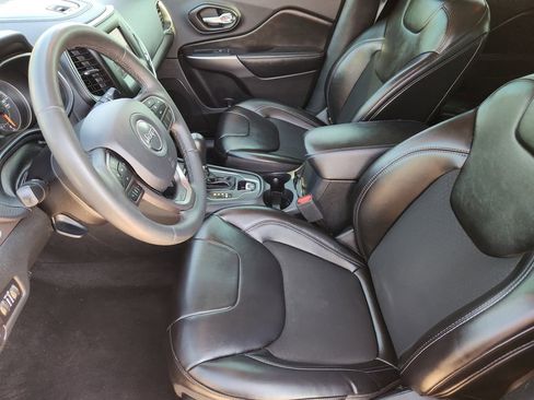 Used 2020 Jeep Cherokee Latitude Plus FWD image 14