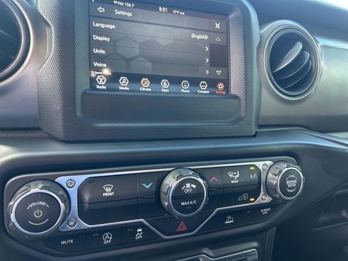 Used 2022 Jeep Wrangler Unlimited Sport image 36