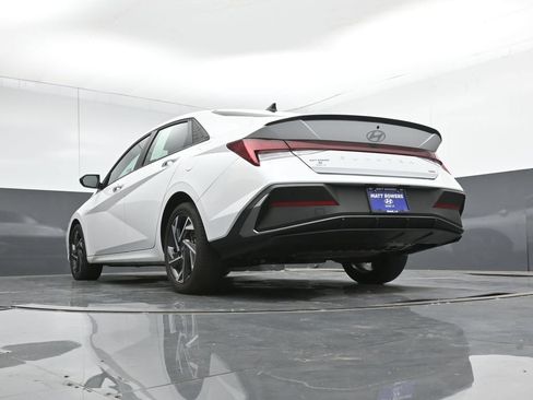 Used 2025 Hyundai Elantra SEL FWD image 42