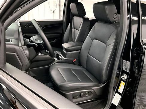 Used 2025 Chevrolet Colorado Trail Boss AWD/4WD image 23