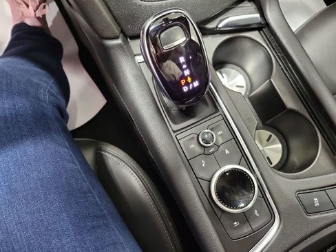 Used 2025 Cadillac XT6 Premium Luxury image 59