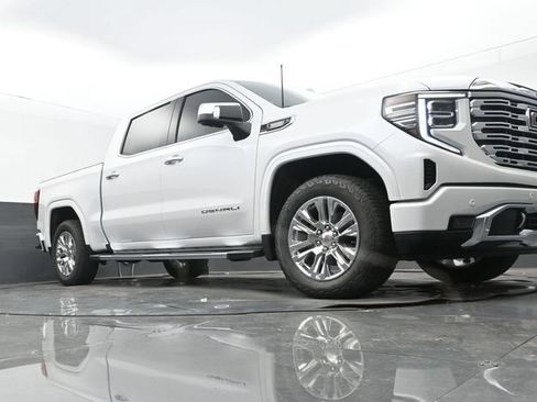 Used 2024 GMC Sierra 1500 Denali w/ Technology Package AWD/4WD image 25