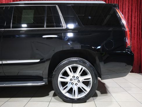 Used 2018 Cadillac Escalade Luxury image 6