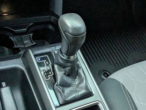 Used 2022 Toyota Tacoma TRD Sport image 16