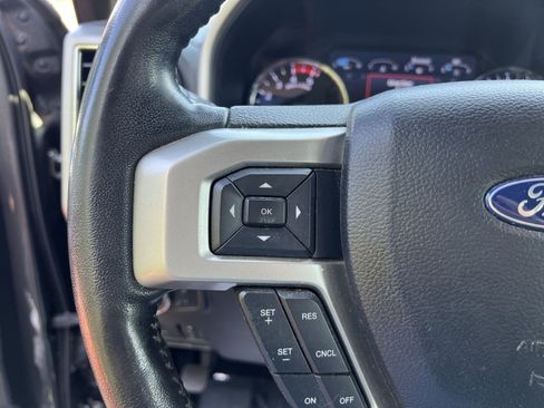 Used 2020 Ford F250 Lariat w/ Lariat Ultimate Package AWD/4WD image 34