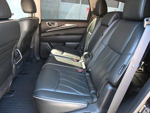 Used 2019 INFINITI QX60 Luxe w/ Essential Package image 18