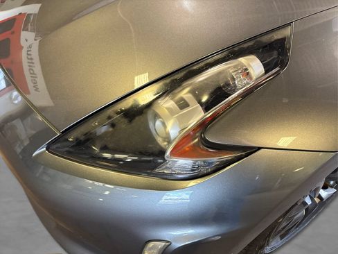Used 2020 Nissan 370Z Coupe RWD image 16