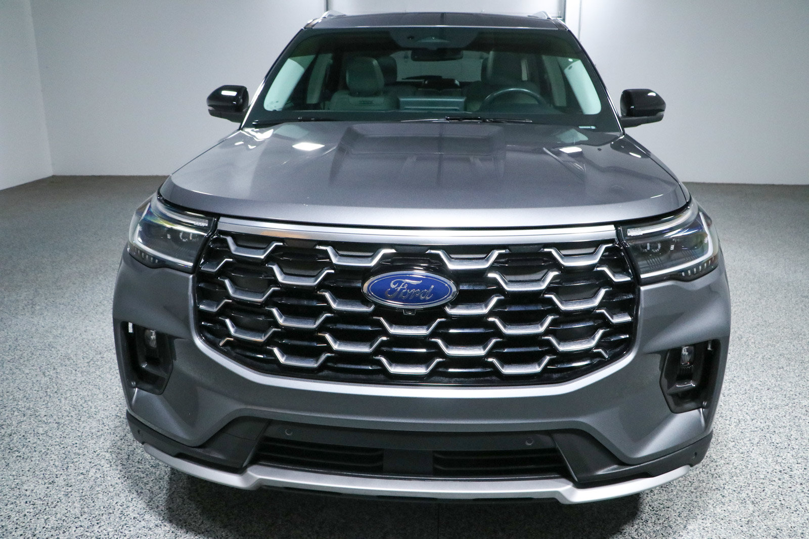 Used 2025 Ford Explorer Platinum w/ LUX Leather Package AWD/4WD image 4