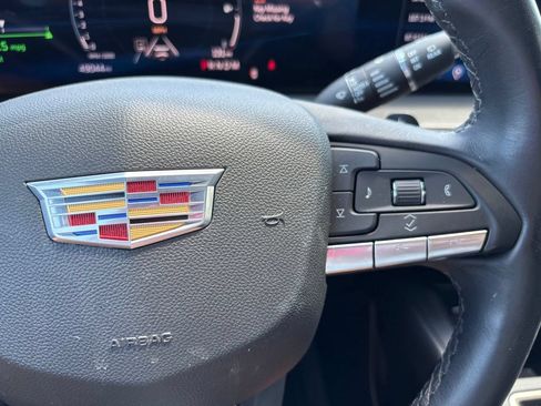 Used 2025 Cadillac XT4 Premium Luxury FWD image 28