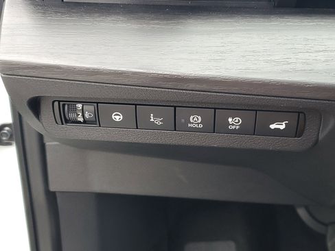 Certified 2025 Nissan Ariya FWD image 26