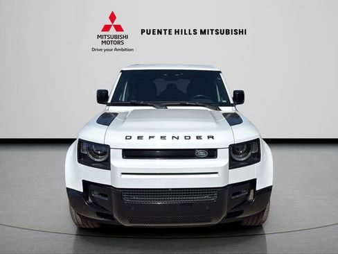 Used 2024 Land Rover Defender 130 X-Dynamic SE AWD/4WD image 2