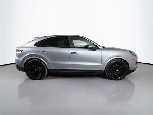 Certified 2026 Porsche Cayenne Coupe AWD/4WD image 8