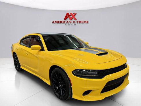 Used 2017 Dodge Charger R/T RWD image 5