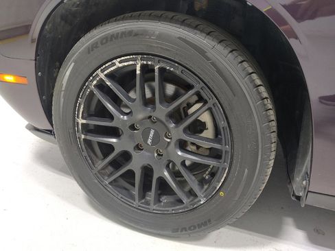 Used 2021 Dodge Challenger SXT RWD image 31
