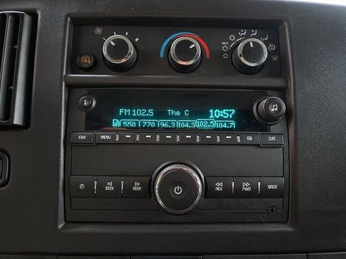 Used 2024 GMC Savana 2500 Work Van w/ Driver Convenience Package image 16