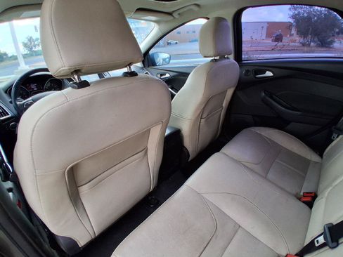 Used 2016 Ford Focus Titanium w/ Titanium Technology Package FWD image 19