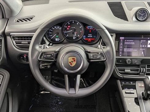 Used 2025 Porsche Macan AWD/4WD image 15